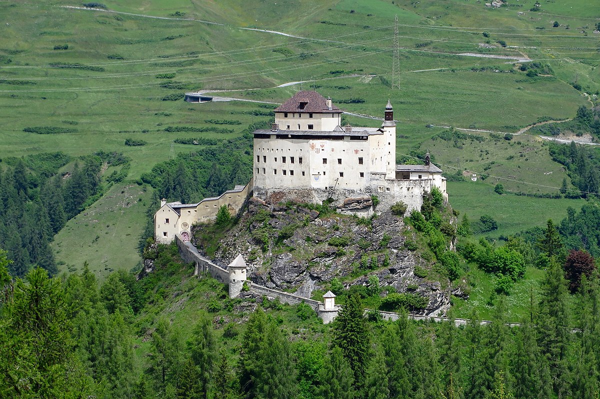 Schloss und Dorf Tarasp